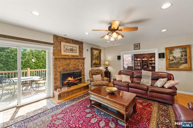 536 2nd Avenue, Lyndhurst, NJ 07071