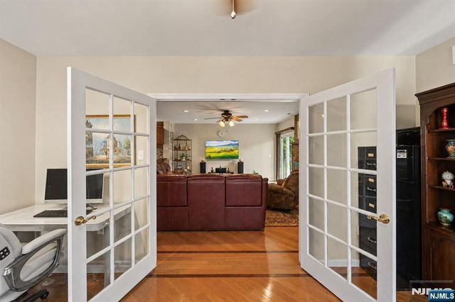 536 2nd Avenue, Lyndhurst, NJ 07071