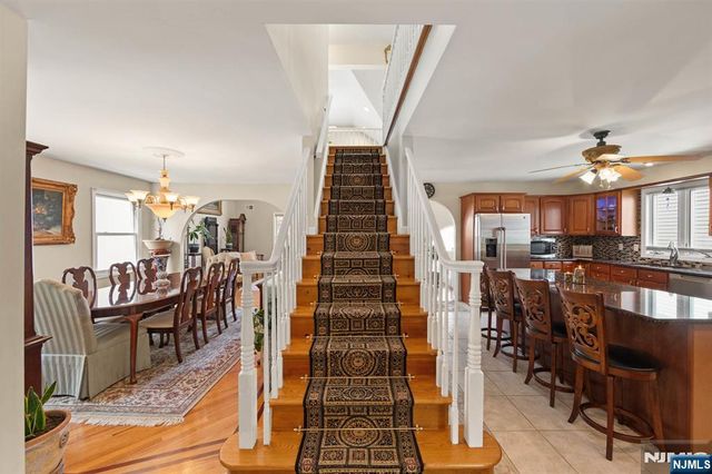 536 2nd Avenue, Lyndhurst, NJ 07071