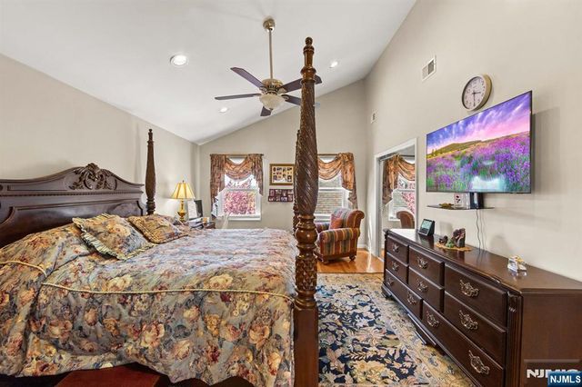536 2nd Avenue, Lyndhurst, NJ 07071
