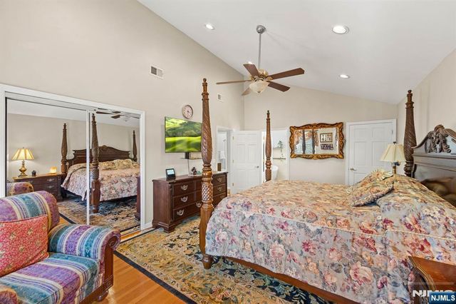 536 2nd Avenue, Lyndhurst, NJ 07071
