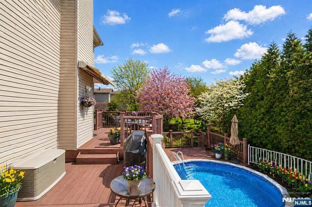 536 2nd Avenue, Lyndhurst, NJ 07071