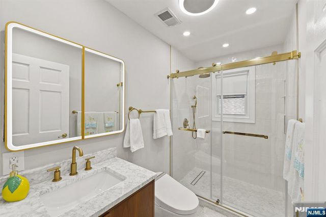 536 2nd Avenue, Lyndhurst, NJ 07071