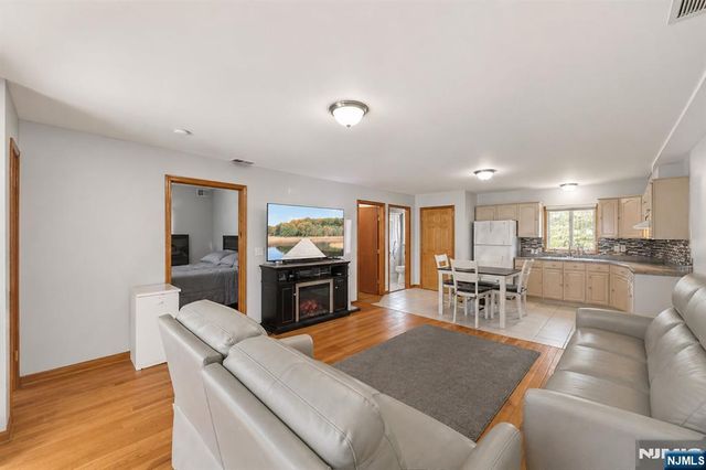 536 2nd Avenue, Lyndhurst, NJ 07071