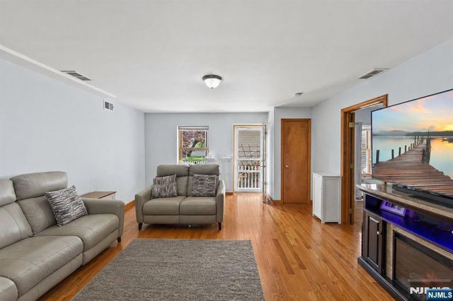 536 2nd Avenue, Lyndhurst, NJ 07071