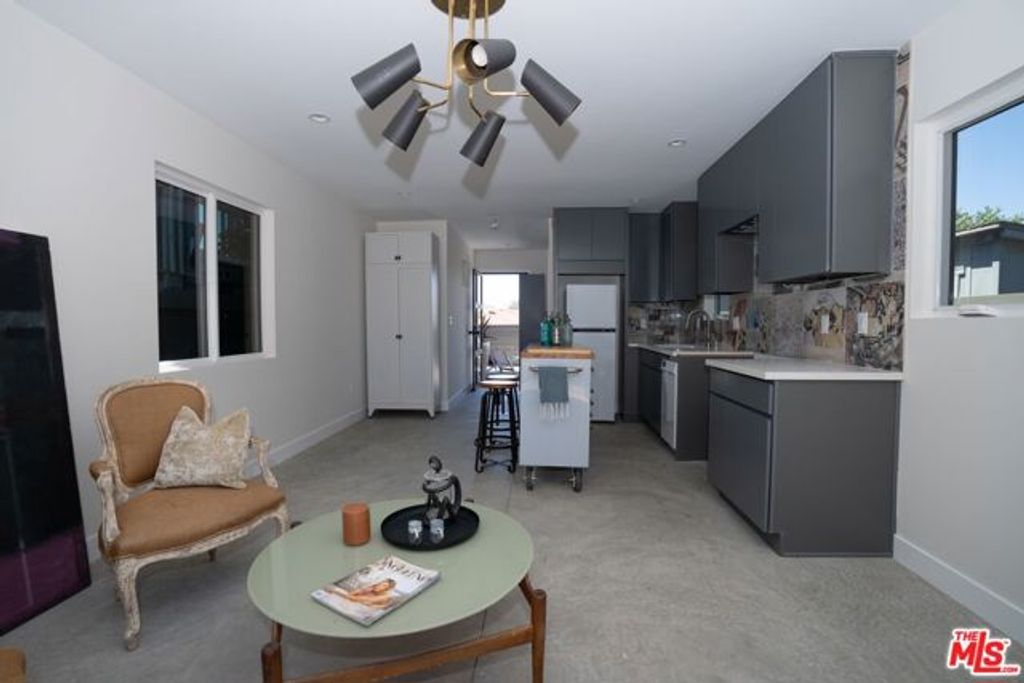 1365 Maltman Avenue, Los Angeles, CA 90026