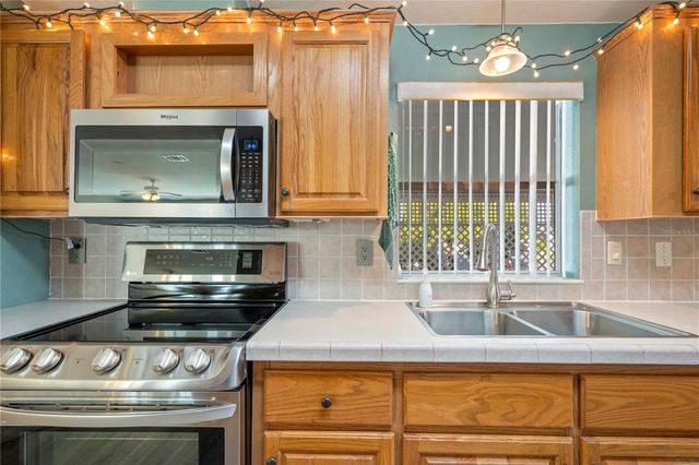 37338 SANDRA AVENUE, Zephyrhills, FL 33542