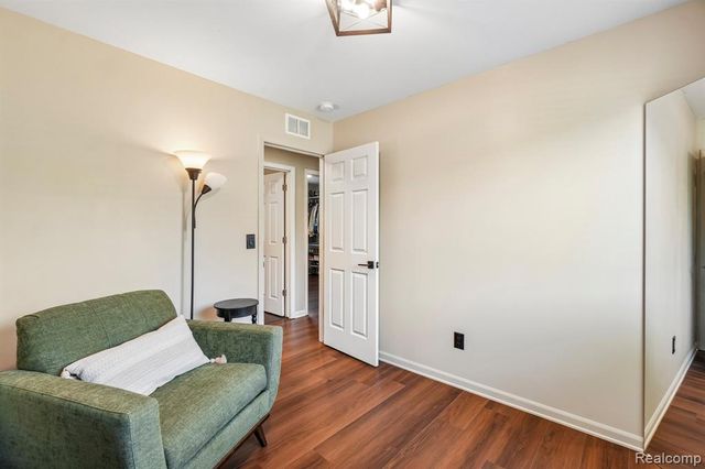 2602 Pontiac Lake Road, Waterford, MI 48328