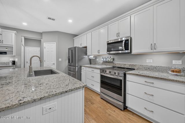 3806 HAMMOCK BLUFF Drive, Jacksonville, FL 32226