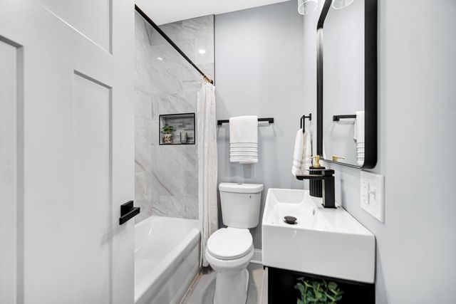 4354 Washington Street, Gary, IN 46408