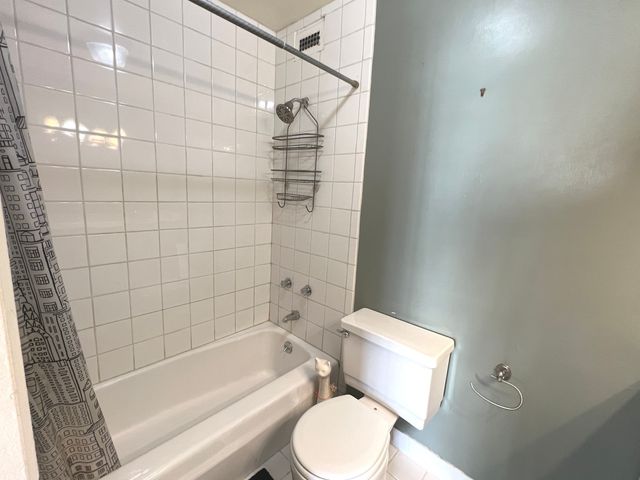 70 W Burton Place 1203, Chicago, IL 60610