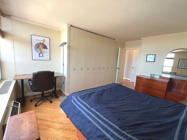 70 W Burton Place 1203, Chicago, IL 60610