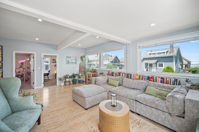 9 Mayflower Ave, Weymouth, MA 02191