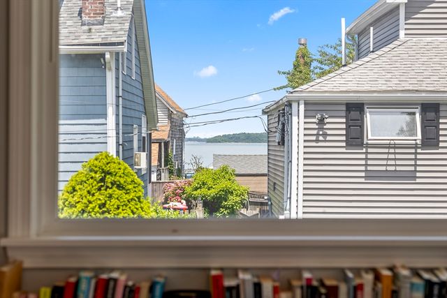 9 Mayflower Ave, Weymouth, MA 02191