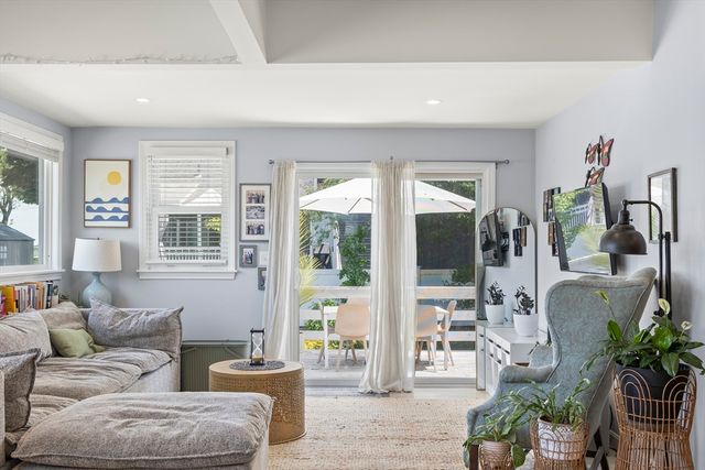 9 Mayflower Ave, Weymouth, MA 02191