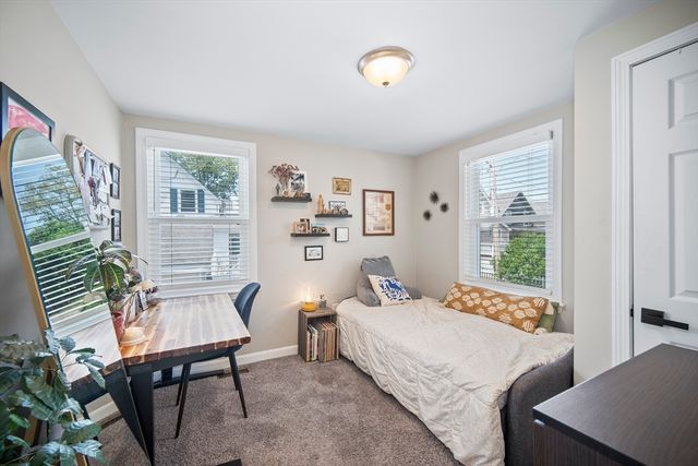 9 Mayflower Ave, Weymouth, MA 02191