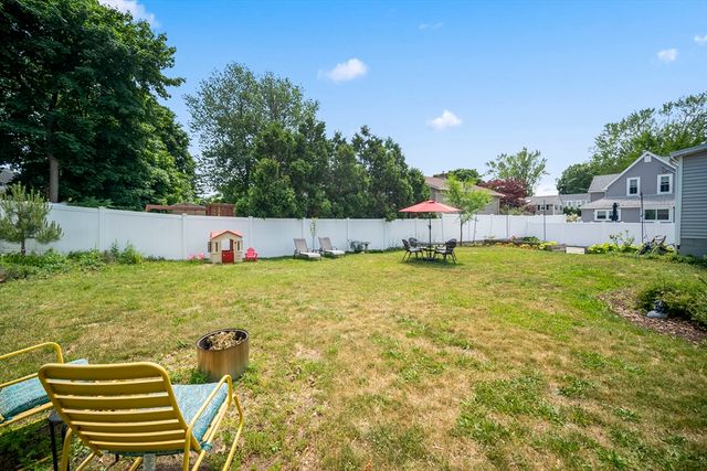 9 Mayflower Ave, Weymouth, MA 02191
