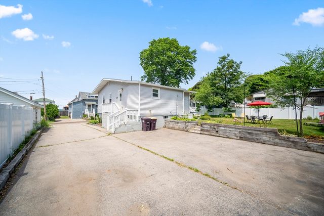 9 Mayflower Ave, Weymouth, MA 02191