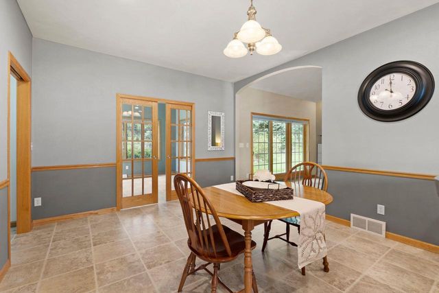 3700 S HAMPTON COURT, Appleton, WI 54915