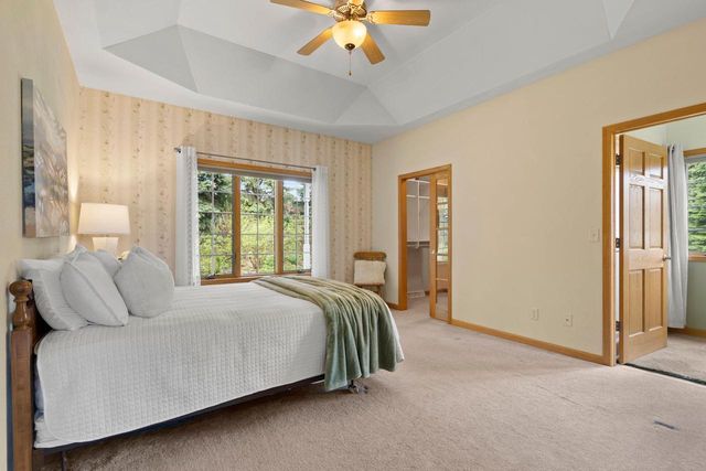 3700 S HAMPTON COURT, Appleton, WI 54915