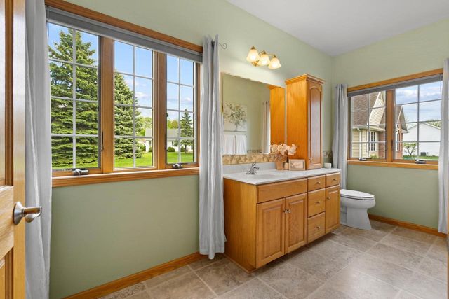 3700 S HAMPTON COURT, Appleton, WI 54915