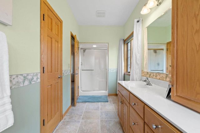 3700 S HAMPTON COURT, Appleton, WI 54915