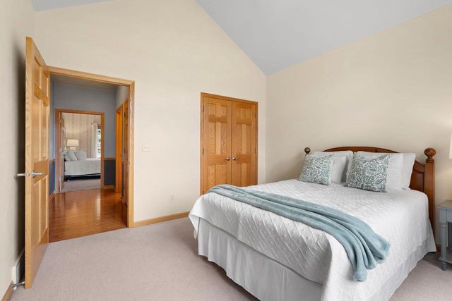 3700 S HAMPTON COURT, Appleton, WI 54915