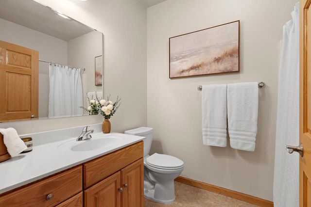 3700 S HAMPTON COURT, Appleton, WI 54915