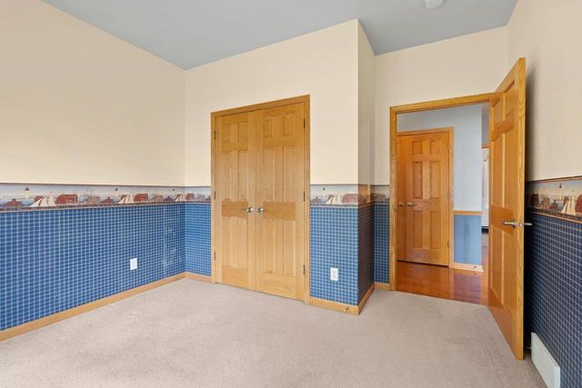 3700 S HAMPTON COURT, Appleton, WI 54915