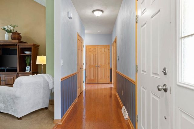 3700 S HAMPTON COURT, Appleton, WI 54915