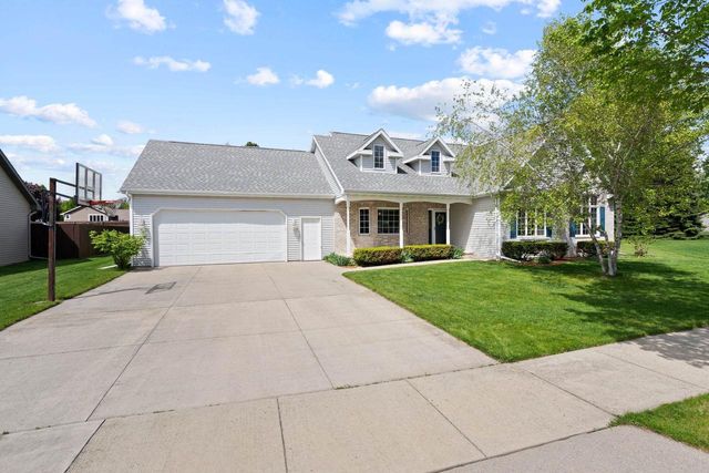 3700 S HAMPTON COURT, Appleton, WI 54915
