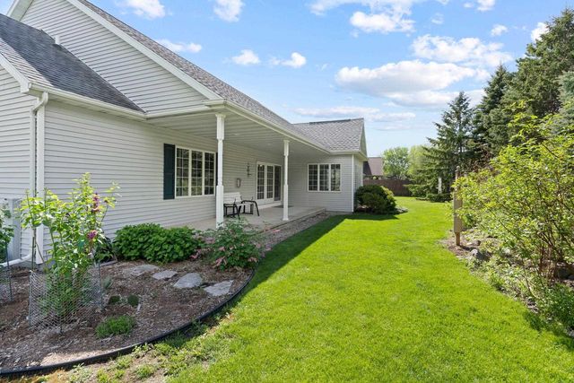 3700 S HAMPTON COURT, Appleton, WI 54915