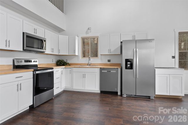 109 Tumblebug Trail Road, Flat Rock, NC 28731