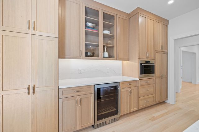 6 Sheridan St, Lexington, MA 02420