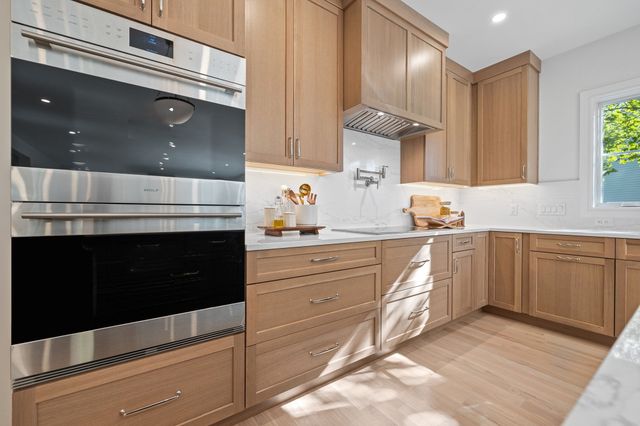 6 Sheridan St, Lexington, MA 02420
