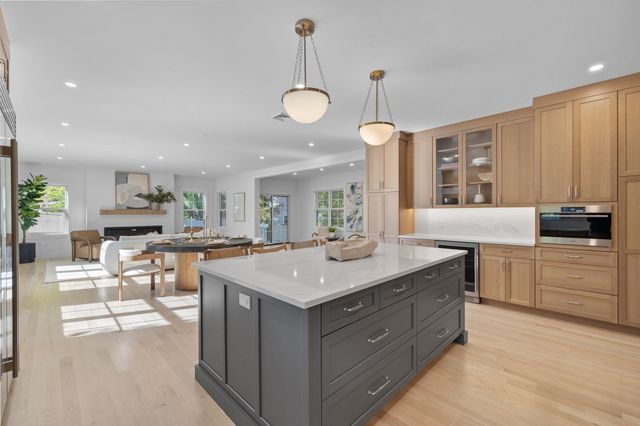 6 Sheridan St, Lexington, MA 02420
