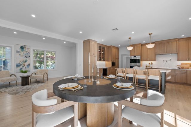 6 Sheridan St, Lexington, MA 02420