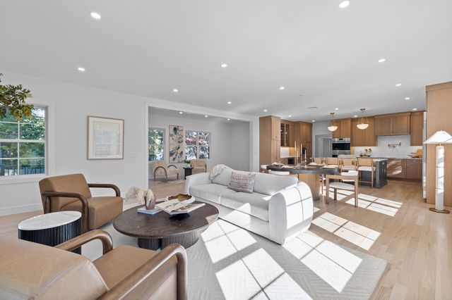6 Sheridan St, Lexington, MA 02420