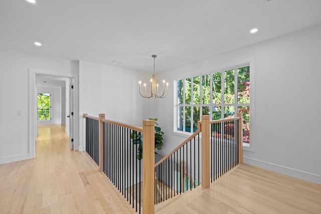 6 Sheridan St, Lexington, MA 02420