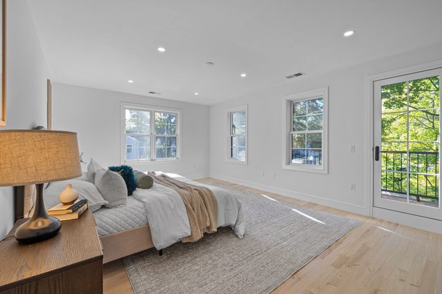 6 Sheridan St, Lexington, MA 02420