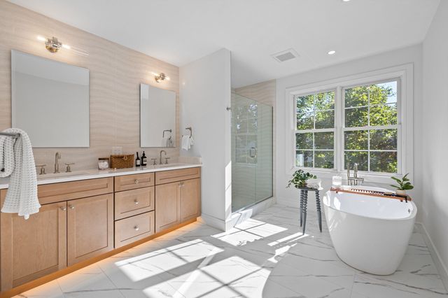 6 Sheridan St, Lexington, MA 02420