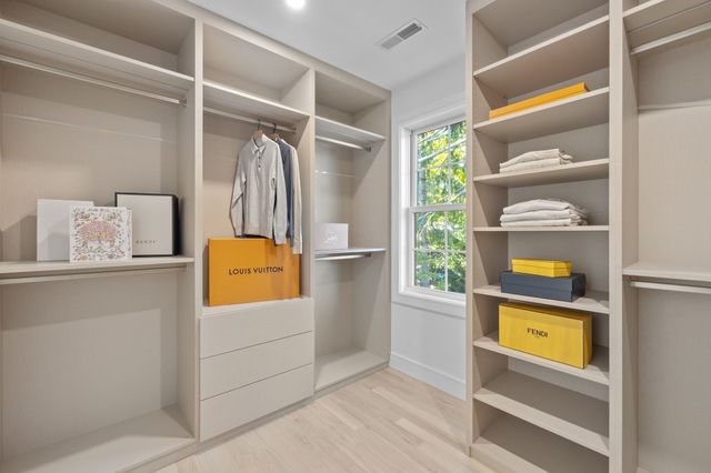6 Sheridan St, Lexington, MA 02420