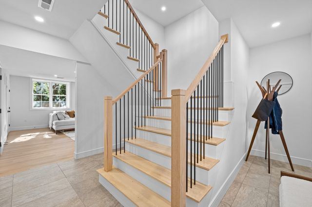 6 Sheridan St, Lexington, MA 02420