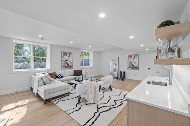 6 Sheridan St, Lexington, MA 02420