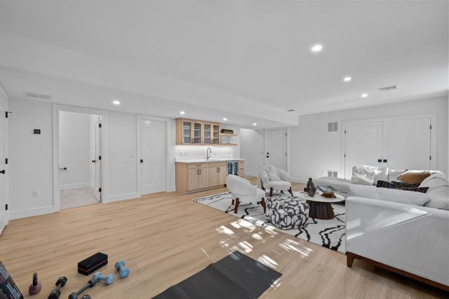 6 Sheridan St, Lexington, MA 02420