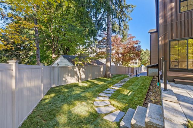 6 Sheridan St, Lexington, MA 02420