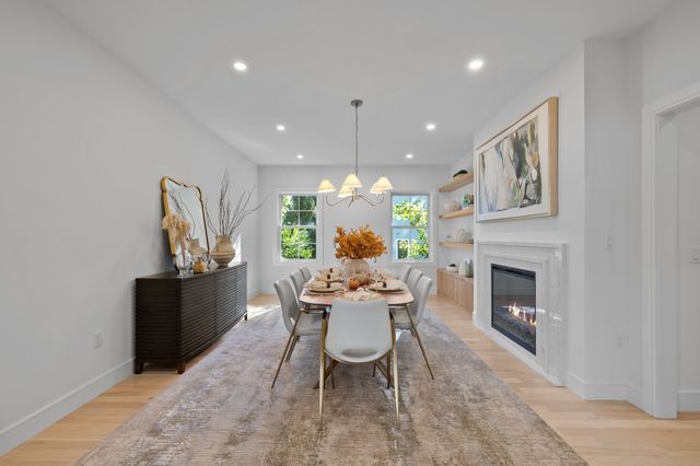 6 Sheridan St, Lexington, MA 02420