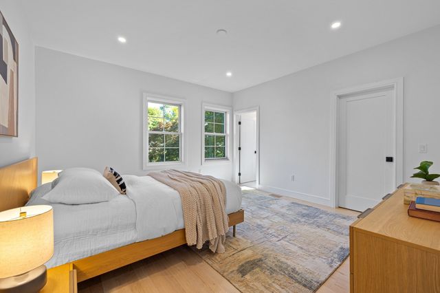 6 Sheridan St, Lexington, MA 02420