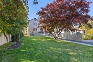 6 Sheridan St, Lexington, MA 02420