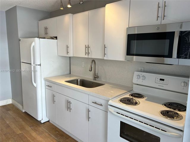 221 Meridian Ave 305, Miami Beach, FL 33139